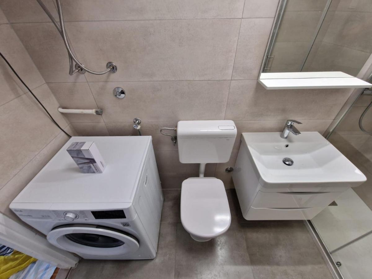 Apartment Maestral Пула Екстериор снимка